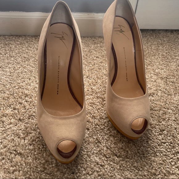 Size 39 Giuseppe Zanotti peep toe pumps - Picture 3 of 3